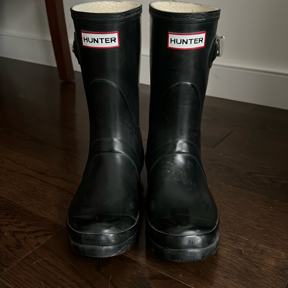 Black Hunter boots. Great condition, worn once
